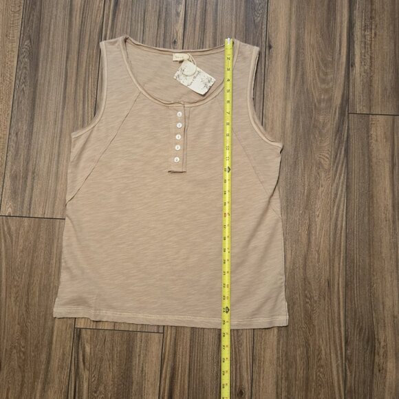 763.  NWT Hem & Thread Cream Tan Sleeveless Tank Top Blouse Shirt Size. L NEW - Picture 5 of 6